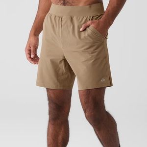 Alo Yoga - Men’s 7” Repetition Shorts - Size Medium